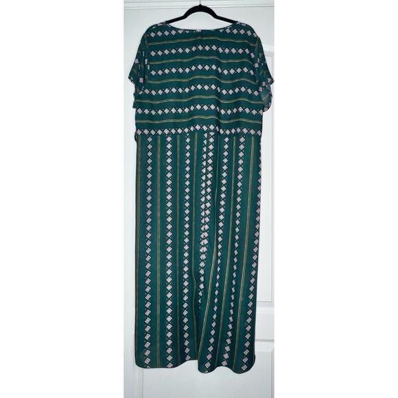 NWOT Green Shein Plus Size 2XL Dress Features Geometric Patterns Throughout - Picture 3 of 8